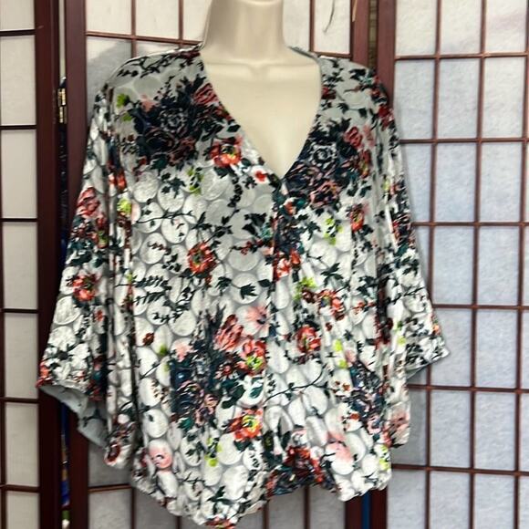 MAEVE ANTHROPOLOGIE UMI VELVET TOP SIZE‎ M - Picture 1 of 6